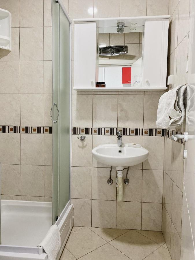 Apartments Bellevue - Otasevic ヘルツェグ・ノヴィ エクステリア 写真