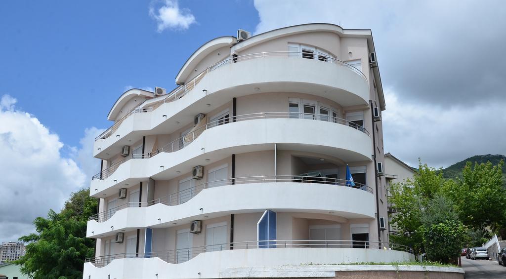 Apartments Bellevue - Otasevic ヘルツェグ・ノヴィ エクステリア 写真
